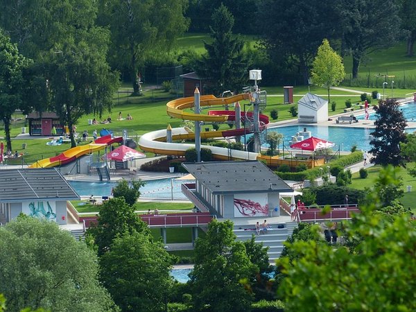 Pourquoi camper sur un emplacement dans un camping avec parc aquatique ?