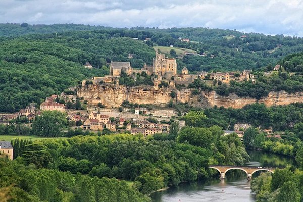 Découverte du Jardin Exotique de la Roque-Gageac : Oasis de Verdure en Périgord Noir